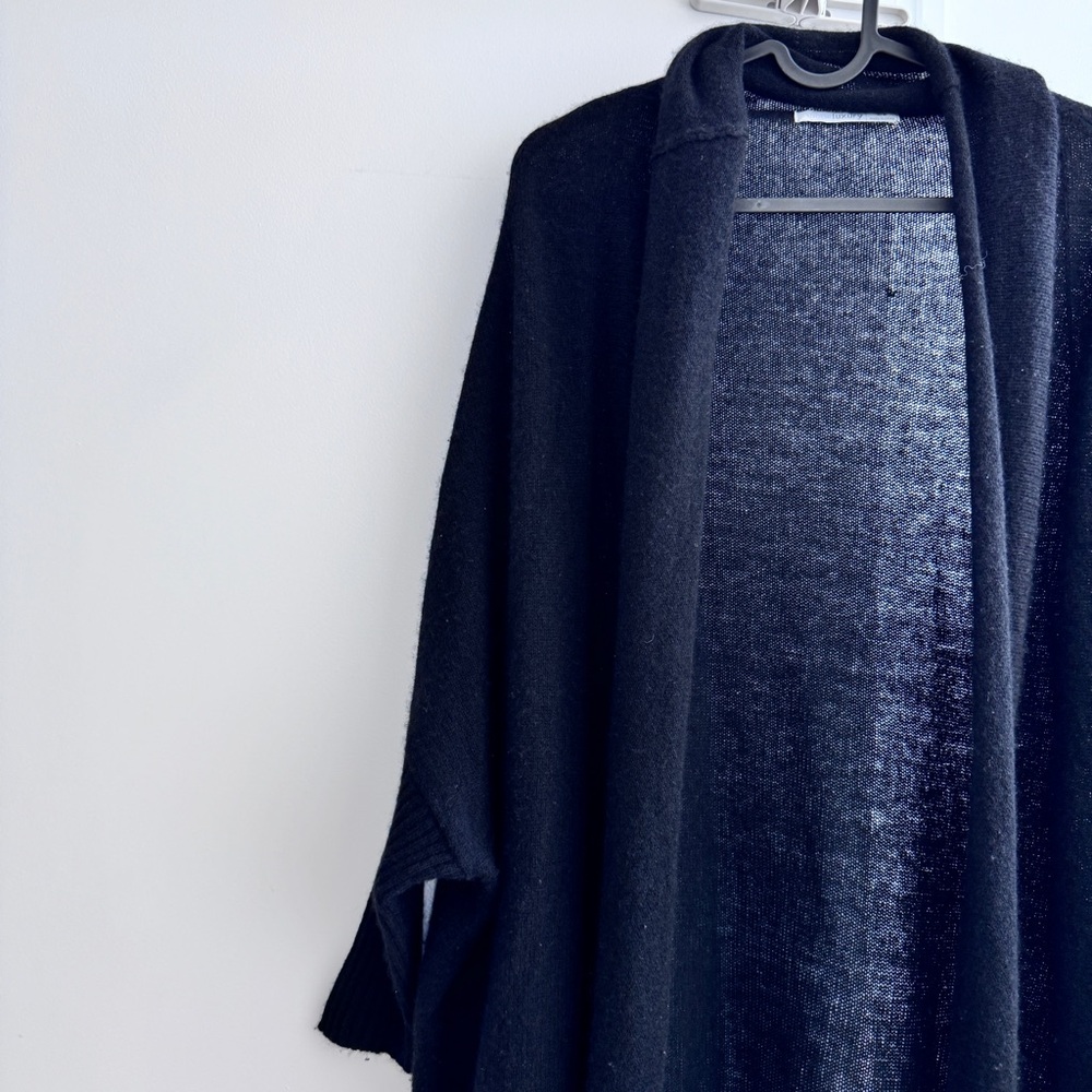 Cashmere - Picture 3 of 3